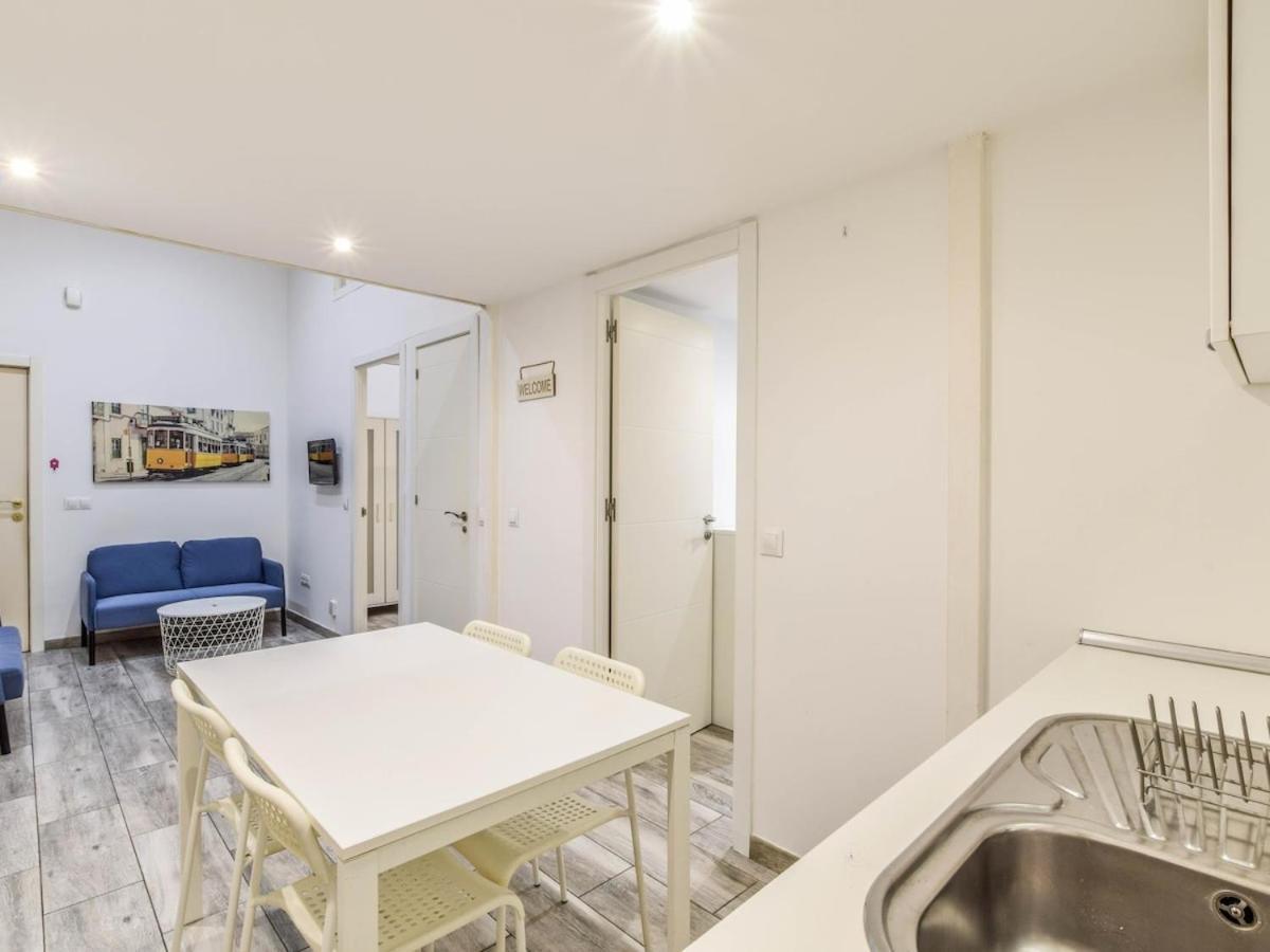 Apartamento 6 Personas En Cuatro Caminos * Madri